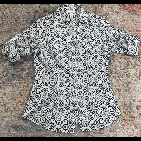 White House Black Market Top ( size 4) Button down - Picture 2 of 6